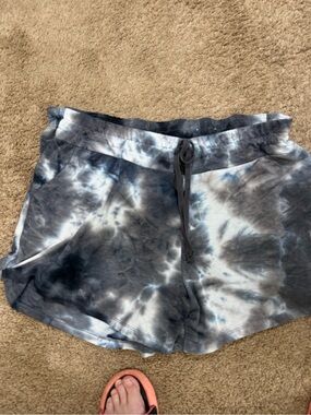 LIVI by Lane Bryant Tie-Dye Athletic Shorts - Blue Gray